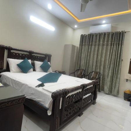 Midways Guest House And Hotels Исламабад Экстерьер фото