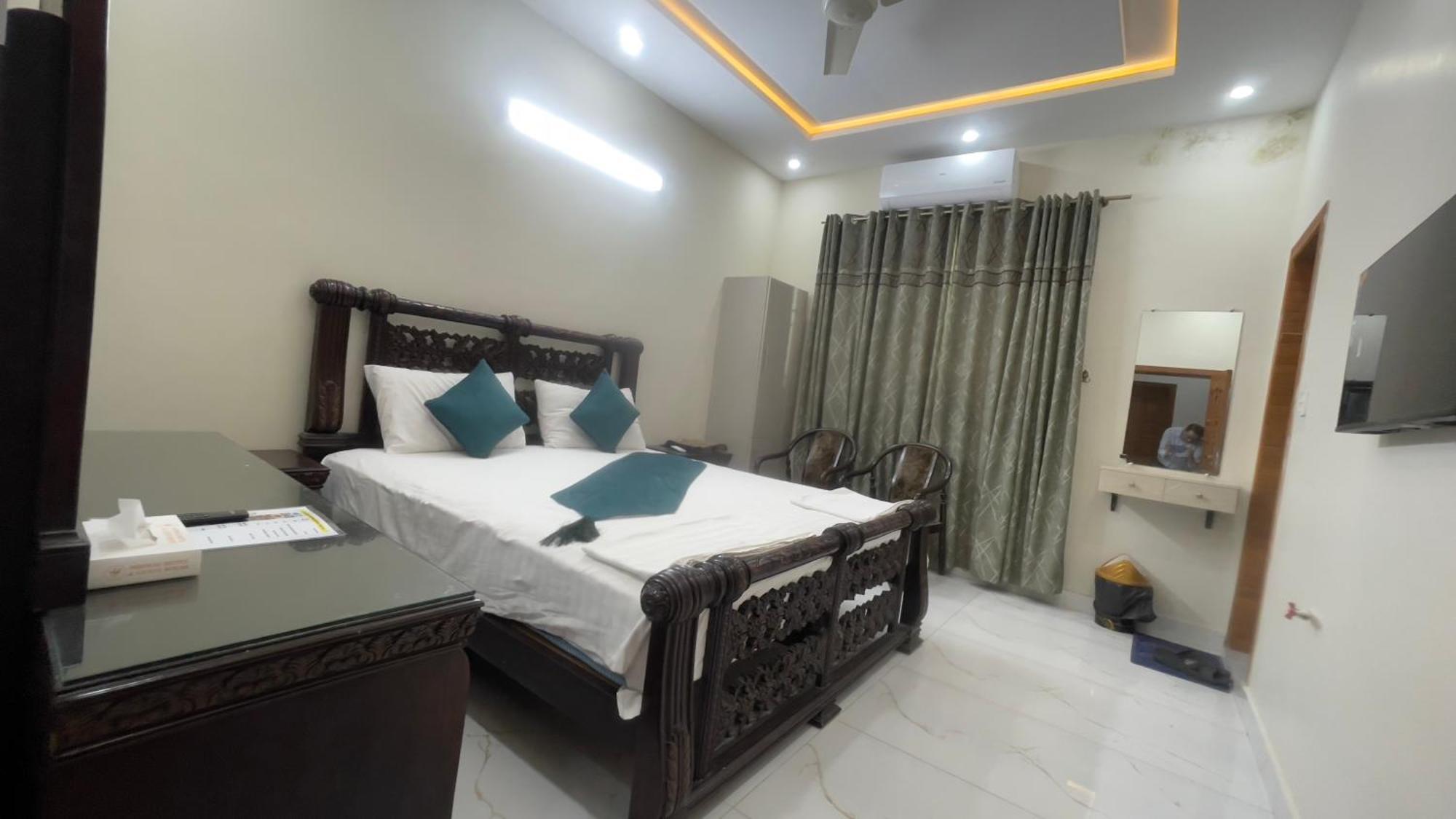 Midways Guest House And Hotels Исламабад Экстерьер фото