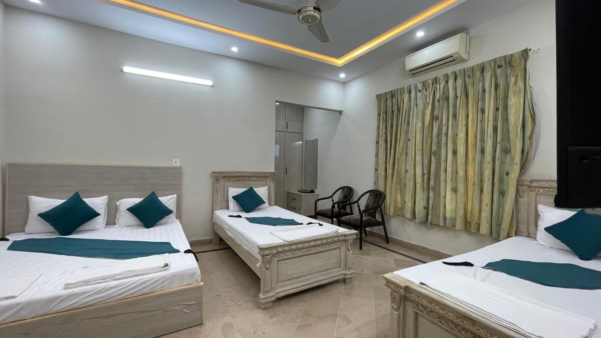 Midways Guest House And Hotels Исламабад Экстерьер фото
